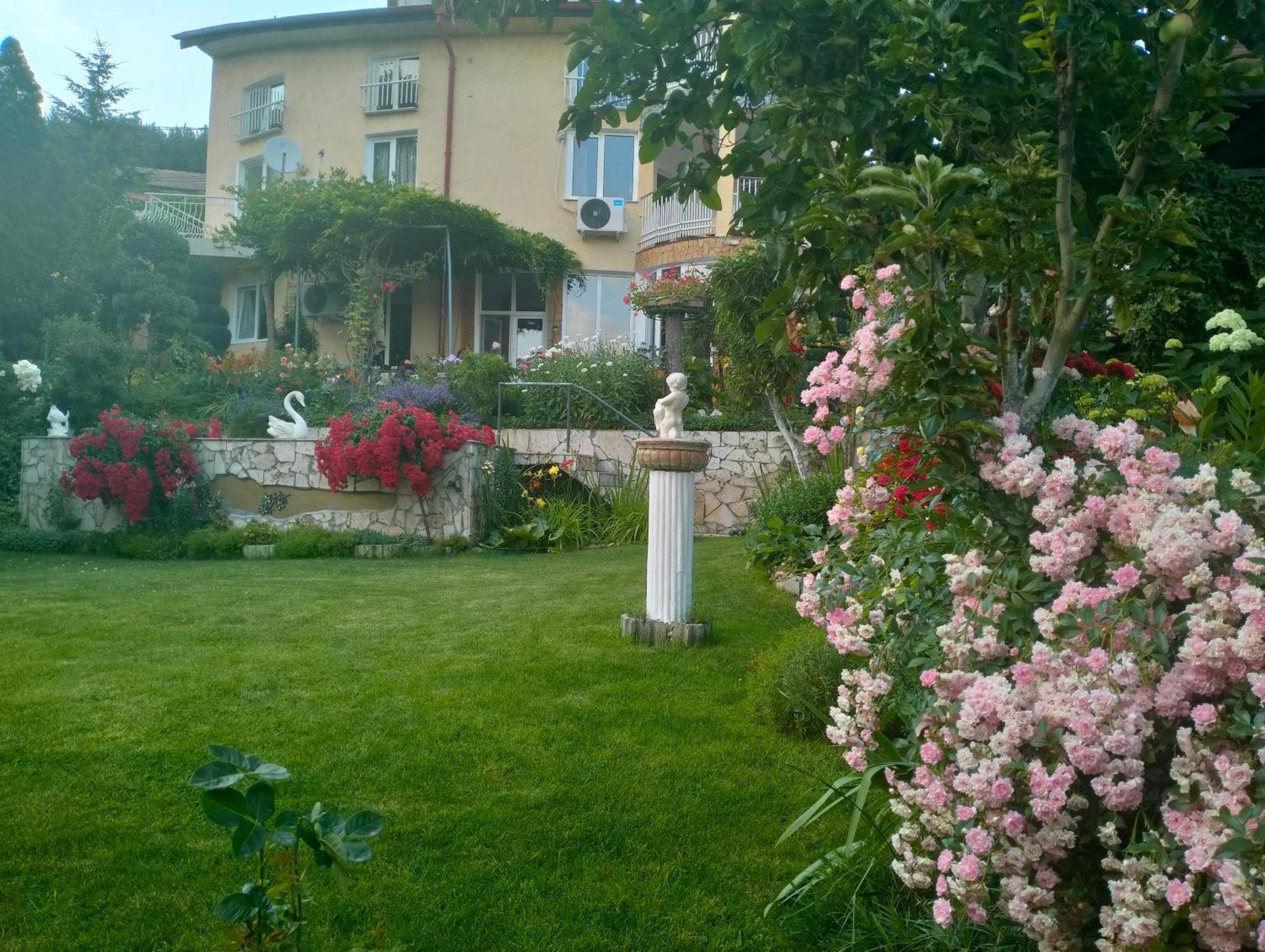 Guest House Bankya Exterior photo